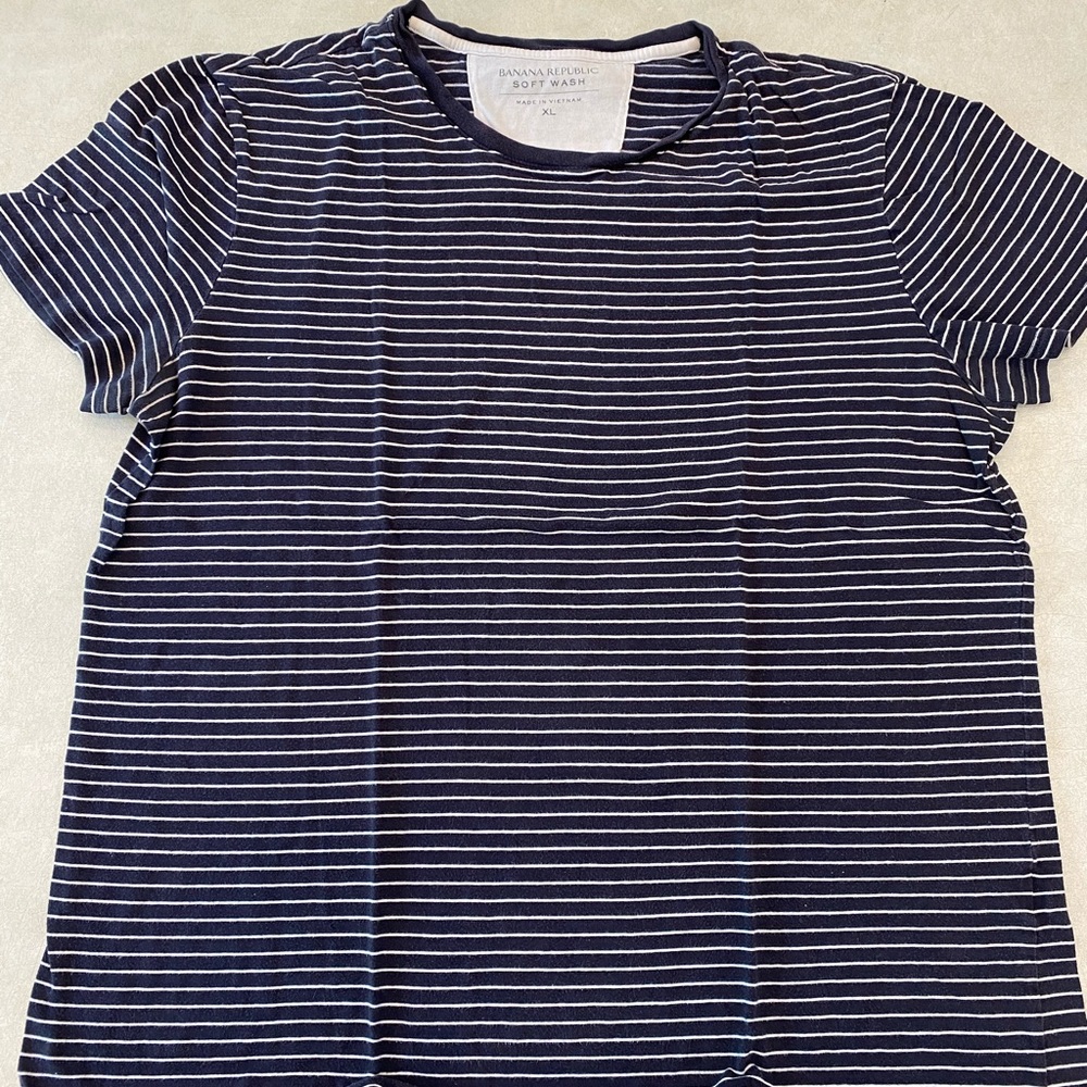 XL BANANA REPUBLIC STRIPED T-SHIRT